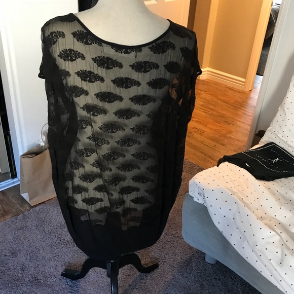 Flowered see through back tee shirt - Picture 3 of 3